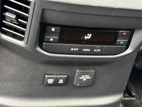 Used 2023 Toyota Sequoia Limited image 22