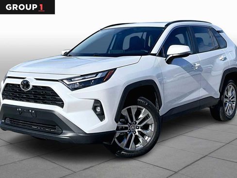 Used 2024 Toyota RAV4 XLE Premium image 1