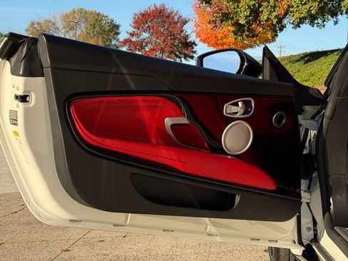 Used 2019 Aston Martin DB11 Volante image 19