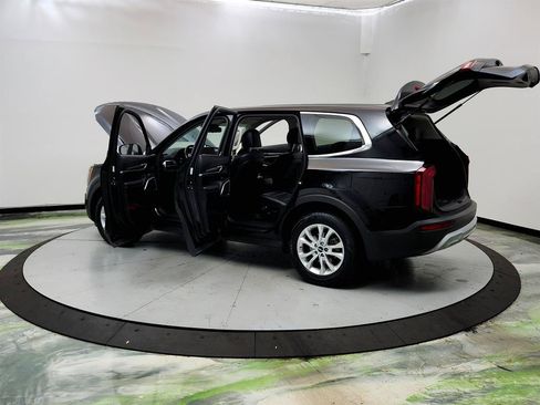 Used 2022 Kia Telluride LX FWD image 11