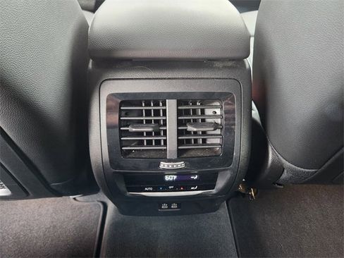 Used 2024 BMW X4 xDrive30i image 13