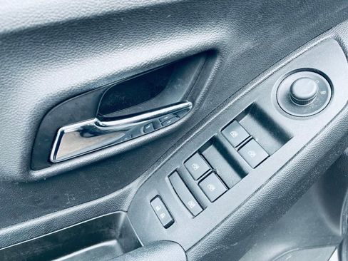 Used 2019 Chevrolet Trax LS w/ Tint and Cruise Package FWD image 13