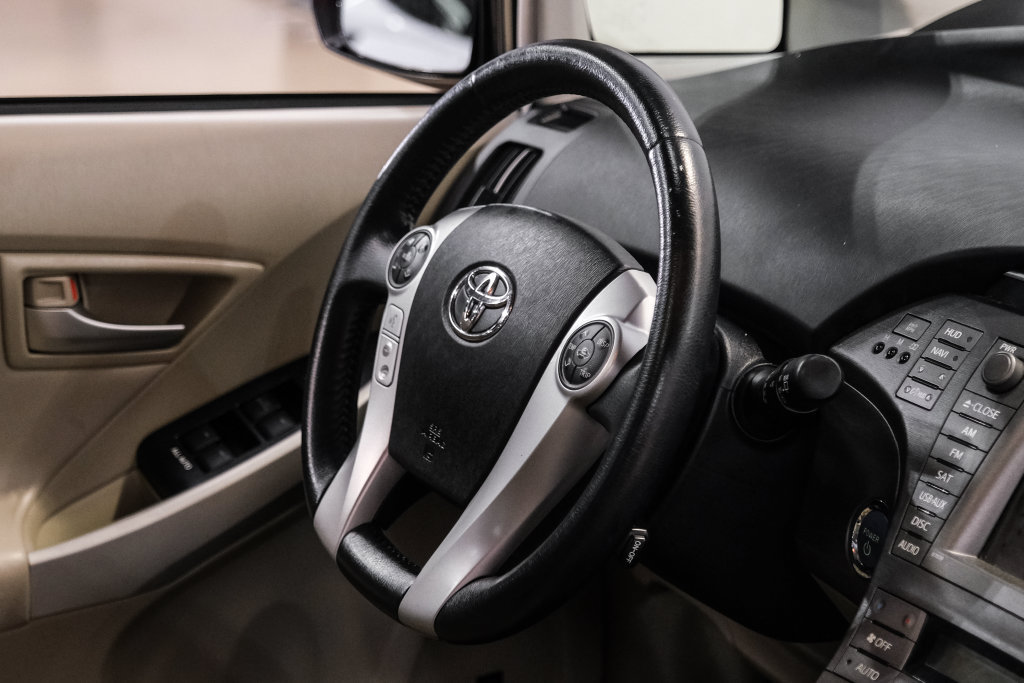 Used 2012 Toyota Prius Four w/ Deluxe Solar Roof Pkg FWD image 15