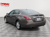 Used 2015 Nissan Altima 2.5 SV w/ Convenience Package image 3