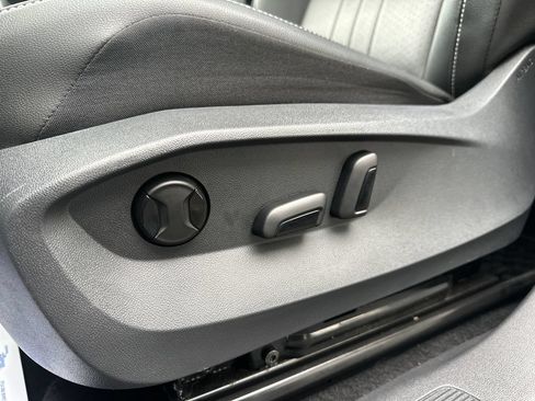 Certified 2024 Volkswagen Tiguan SE AWD/4WD image 9