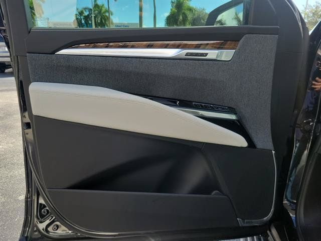Certified 2026 Cadillac Escalade ESV Platinum Sport w/ LPO, ONYX Package AWD/4WD image 18