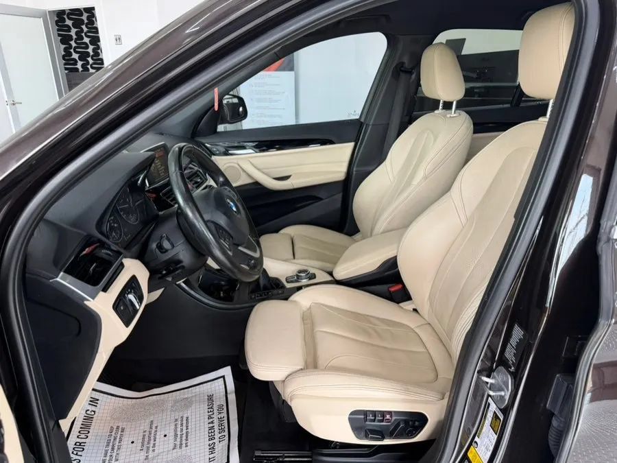 Used 2017 BMW X1 xDrive28i AWD/4WD image 6
