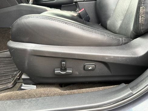 Used 2011 Subaru Outback 2.5i Limited image 16