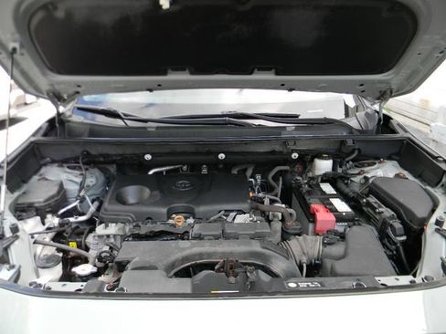 Used 2021 Toyota RAV4 XLE Premium AWD/4WD image 7