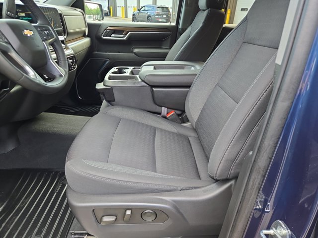 Used 2023 Chevrolet Silverado 1500 LT AWD/4WD image 25