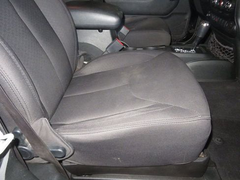 Used 2017 Jeep Wrangler Sport image 25