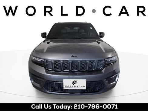Used 2024 Jeep Grand Cherokee Altitude image 2