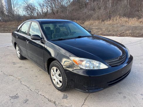 Used 2003 Toyota Camry LE image 2