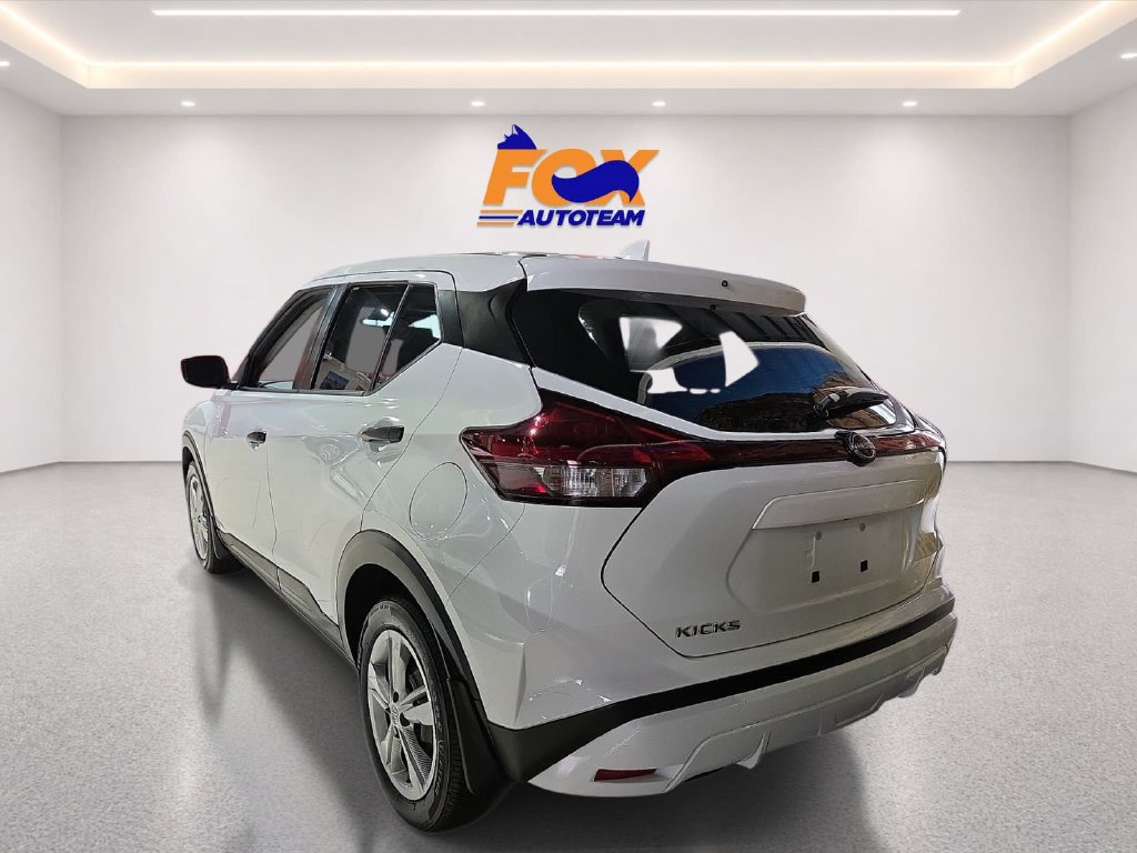 Used 2023 Nissan Kicks S w/ Interior Electronics Package FWD image 3