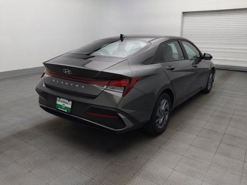 Used 2024 Hyundai Elantra SEL FWD image 9