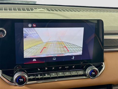 Used 2025 GMC Canyon AT4 w/ Nightfall Edition image 8