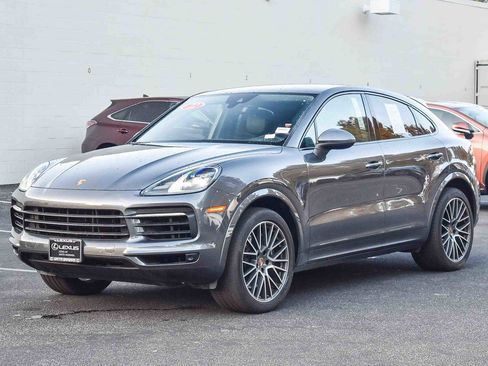 Used 2022 Porsche Cayenne Coupe image 3