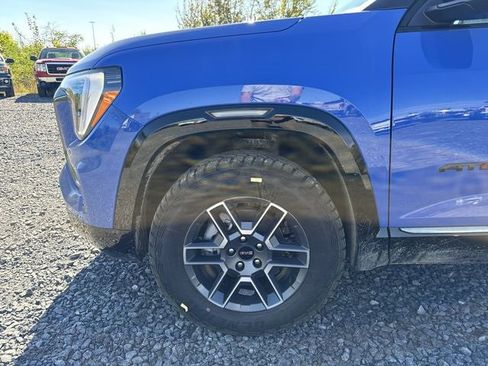 New 2026 GMC Terrain AT4 w/ LPO, Black Badging Package image 33