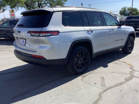 Used 2025 Jeep Grand Cherokee L Laredo AWD/4WD image 14