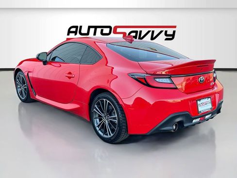 Used 2023 Toyota GR86 Premium w/ ALL Weather Mat Package (TMS) image 5