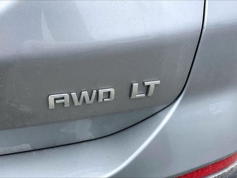 Used 2023 Chevrolet Equinox LT AWD/4WD image 10