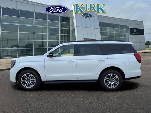 Certified 2025 Ford Expedition Active image 2