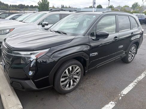Used 2025 Subaru Forester Touring w/ Popular Package - Touring AWD/4WD image 7