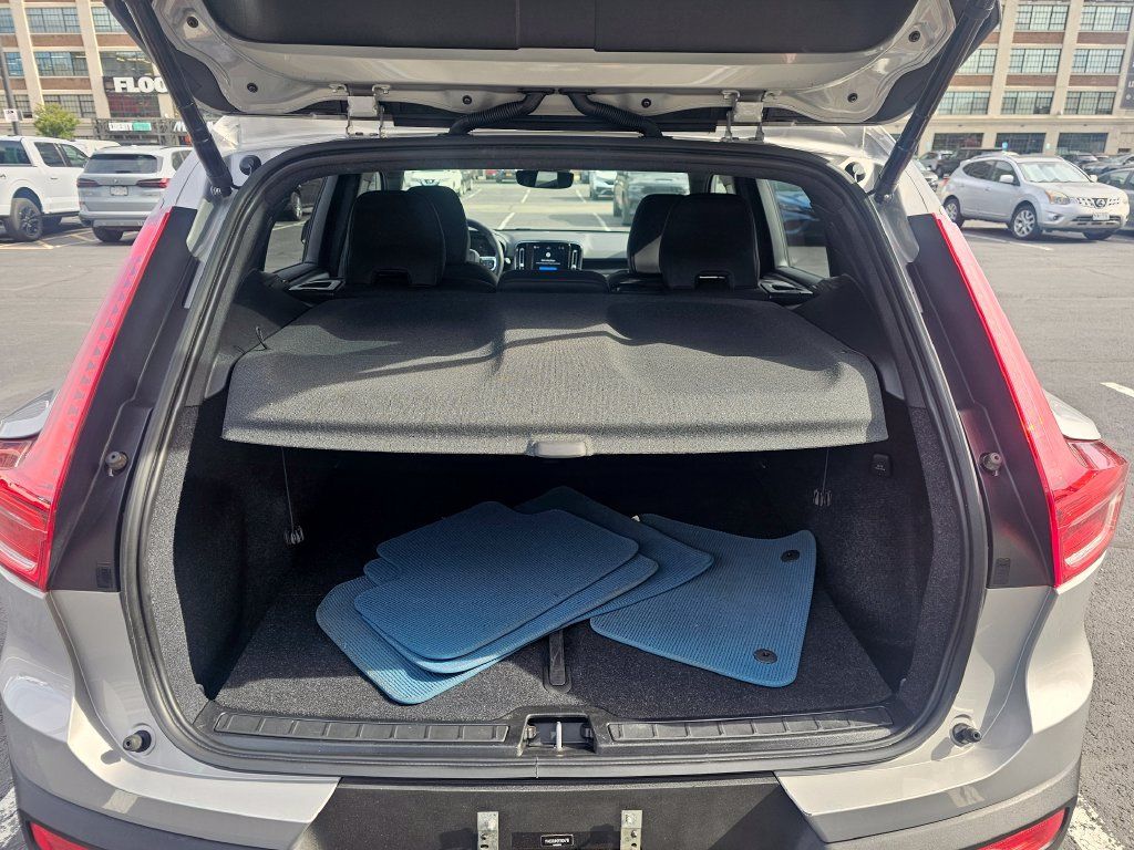 Certified 2023 Volvo XC40 Recharge Ultimate AWD/4WD image 5