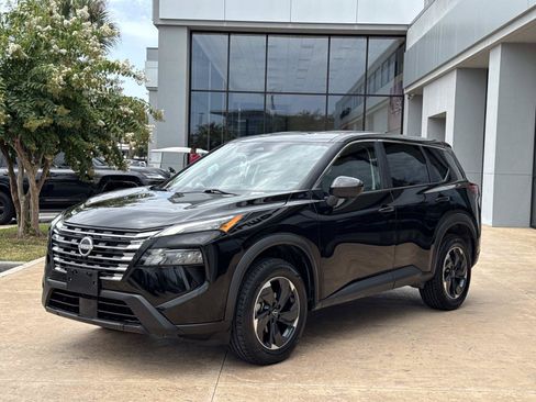 Used 2024 Nissan Rogue SV AWD/4WD image 7