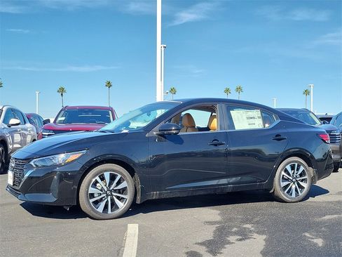 New 2025 Nissan Sentra SV w/ SV Premium Package image 2