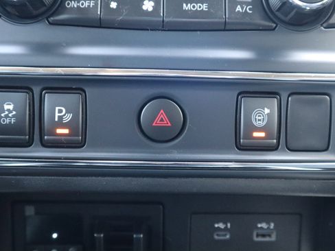 Used 2021 Nissan Titan SV w/ SV Convenience Package image 88