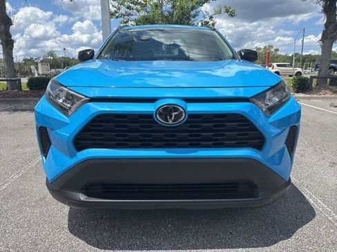 Used 2020 Toyota RAV4 LE FWD image 7