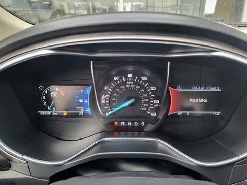 Used 2017 Ford Fusion SE w/ Fusion SE Technology Package image 32