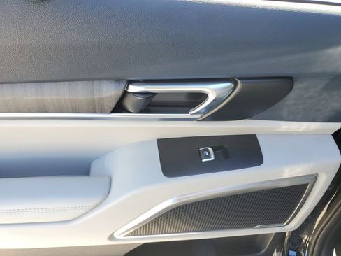 Certified 2023 Kia Telluride EX w/ EX Captain's Chair Package image 10