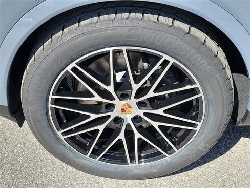 New 2026 Porsche Cayenne Coupe image 12