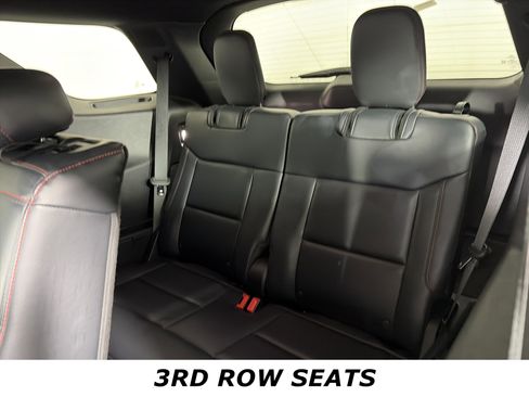 Used 2025 Ford Explorer ST-Line w/ ST-Line Street Pack image 11