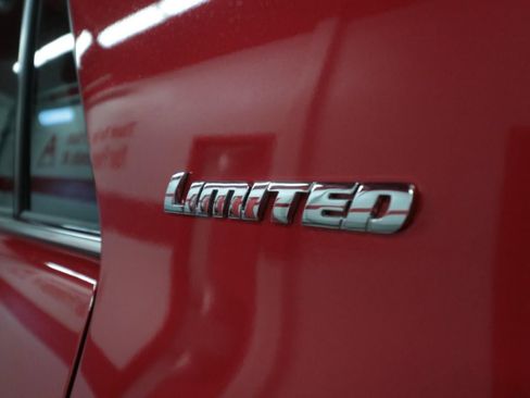 Used 2022 Toyota 4Runner Limited AWD/4WD image 38