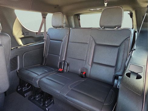 Certified 2023 Chevrolet Suburban Premier image 10