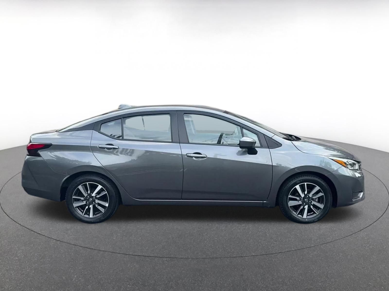 Used 2025 Nissan Versa SV FWD image 15