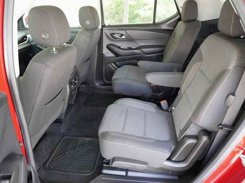 Used 2020 Chevrolet Traverse LT image 10