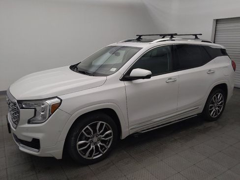 Used 2022 GMC Terrain Denali w/ Denali Premium Package AWD/4WD image 2