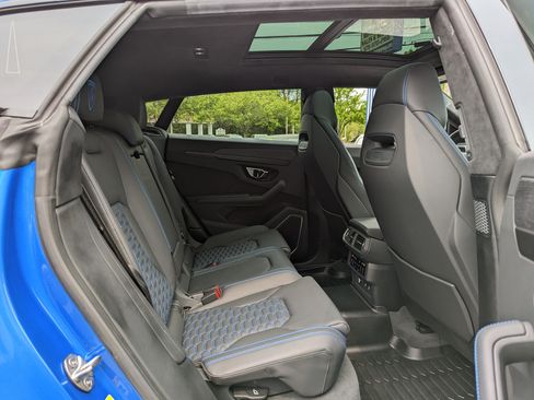 Used 2021 Lamborghini Urus image 43