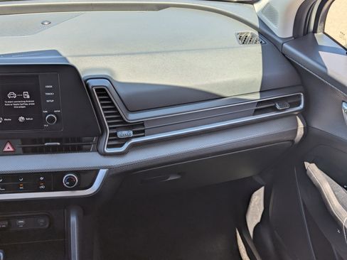 Certified 2024 Kia Sportage LX image 15