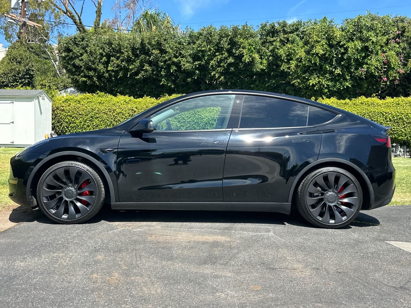 Used 2022 Tesla Model Y Performance AWD/4WD image 2