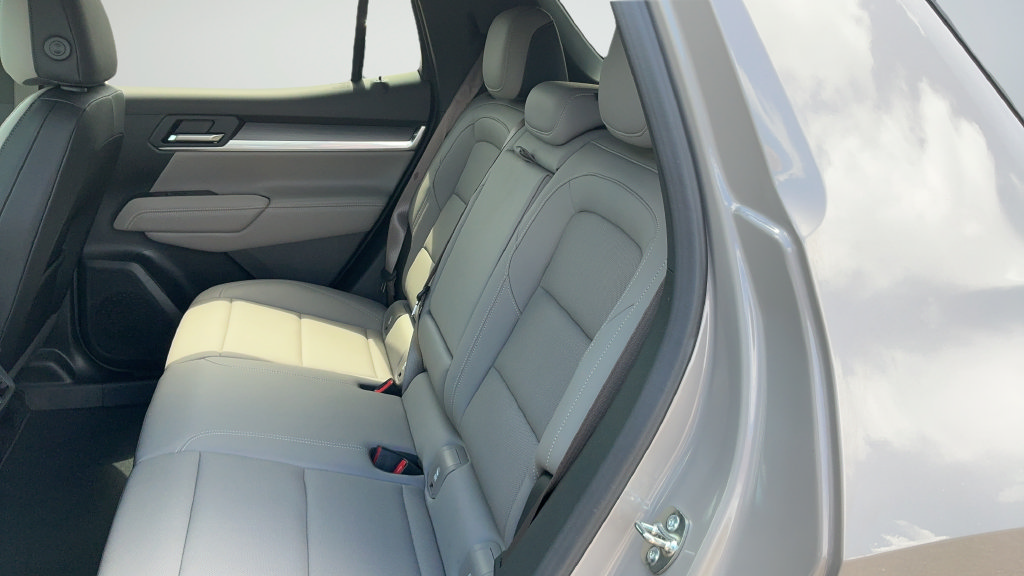Used 2025 GMC Terrain Elevation w/ Elevation Premium Package FWD image 20