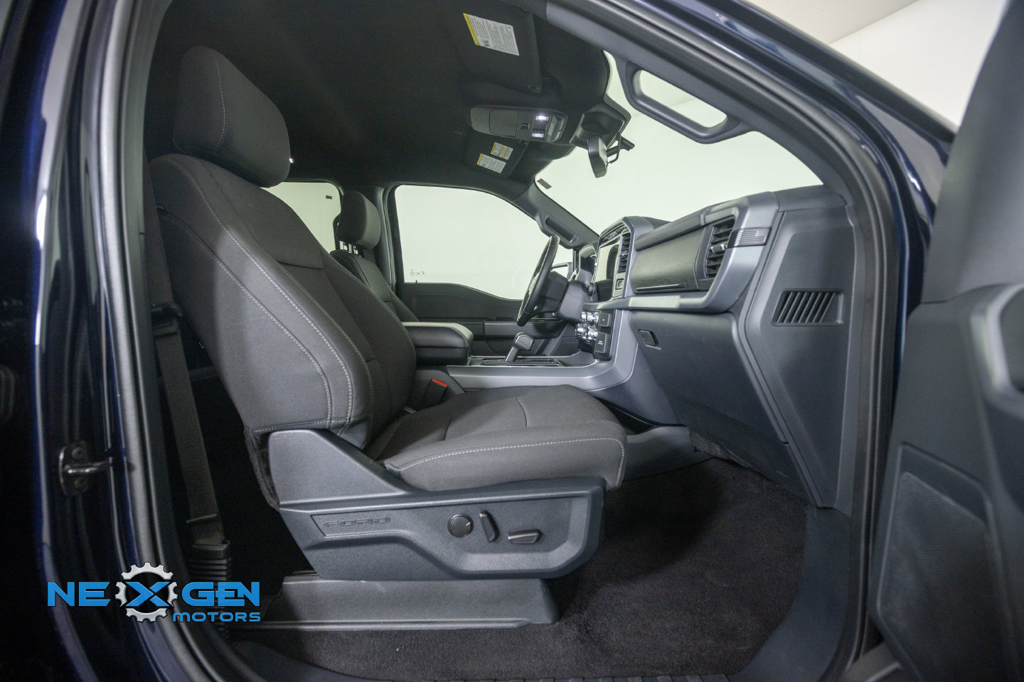 Used 2025 Ford F150 XLT w/ Equipment Group 302A MID AWD/4WD image 7