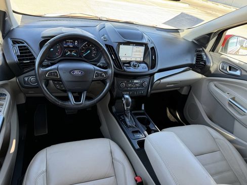 Used 2019 Ford Escape Titanium image 12