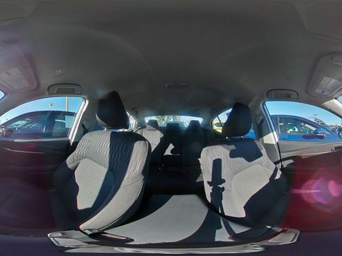 Used 2025 Toyota Camry LE image 41