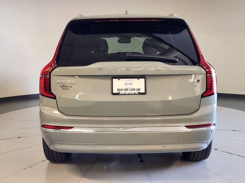 New 2025 Volvo XC90 B6 Core w/ Protection Package image 10