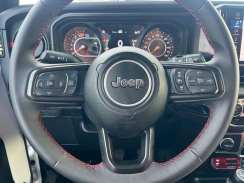 Used 2024 Jeep Wrangler Unlimited Rubicon image 23